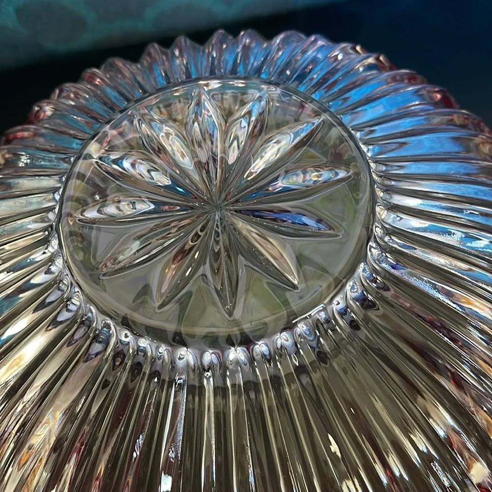 Elegant Oneida Red and Clear Crystal Bowl 9.5” centerpiece - Picture 6 of 7